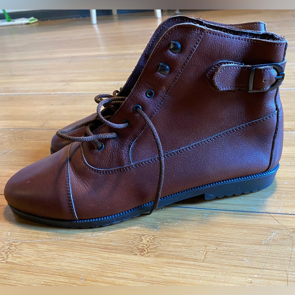 Leather boots made in Poland